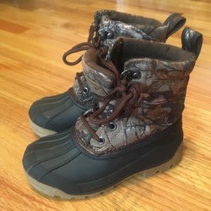 Boys snow boots
